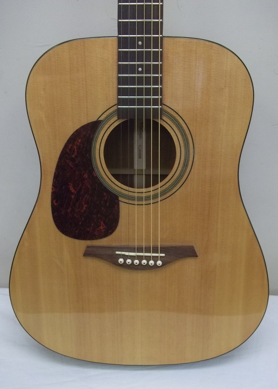 Left Hand : Vintage VLH800N acoustic guitar