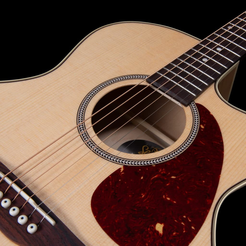Seagull Performer Mini Jumbo Cutaway acoustic-electric