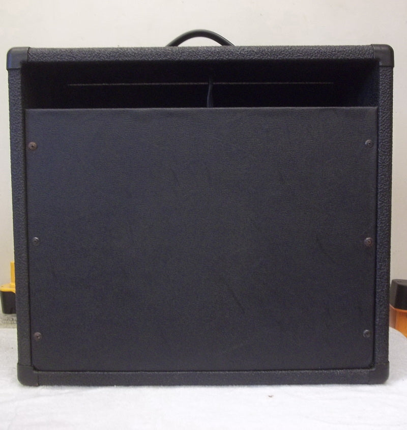 Customer Consignment : Peavey 1x12" guitar speaker cabinet