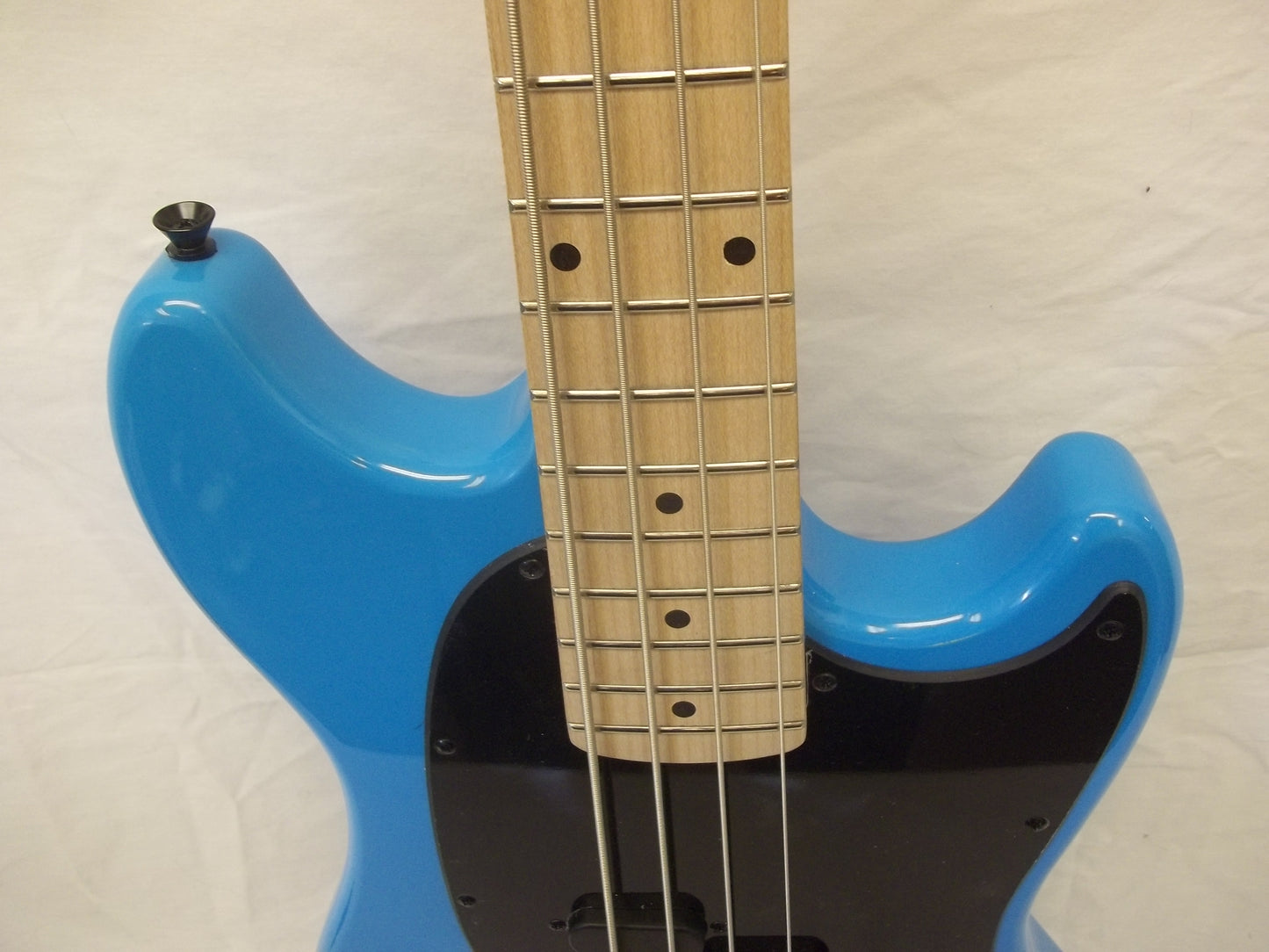 Rainbow Tantrum short scale bass retro blue