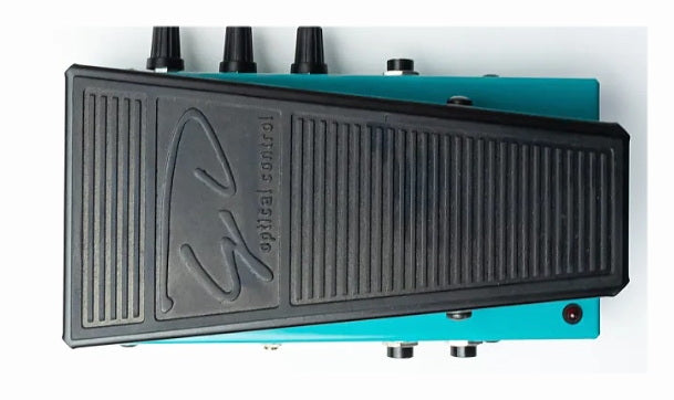 From The Vault : George Dennis Chorus/Flanger/Volume pedal – Rainbow Music Shop