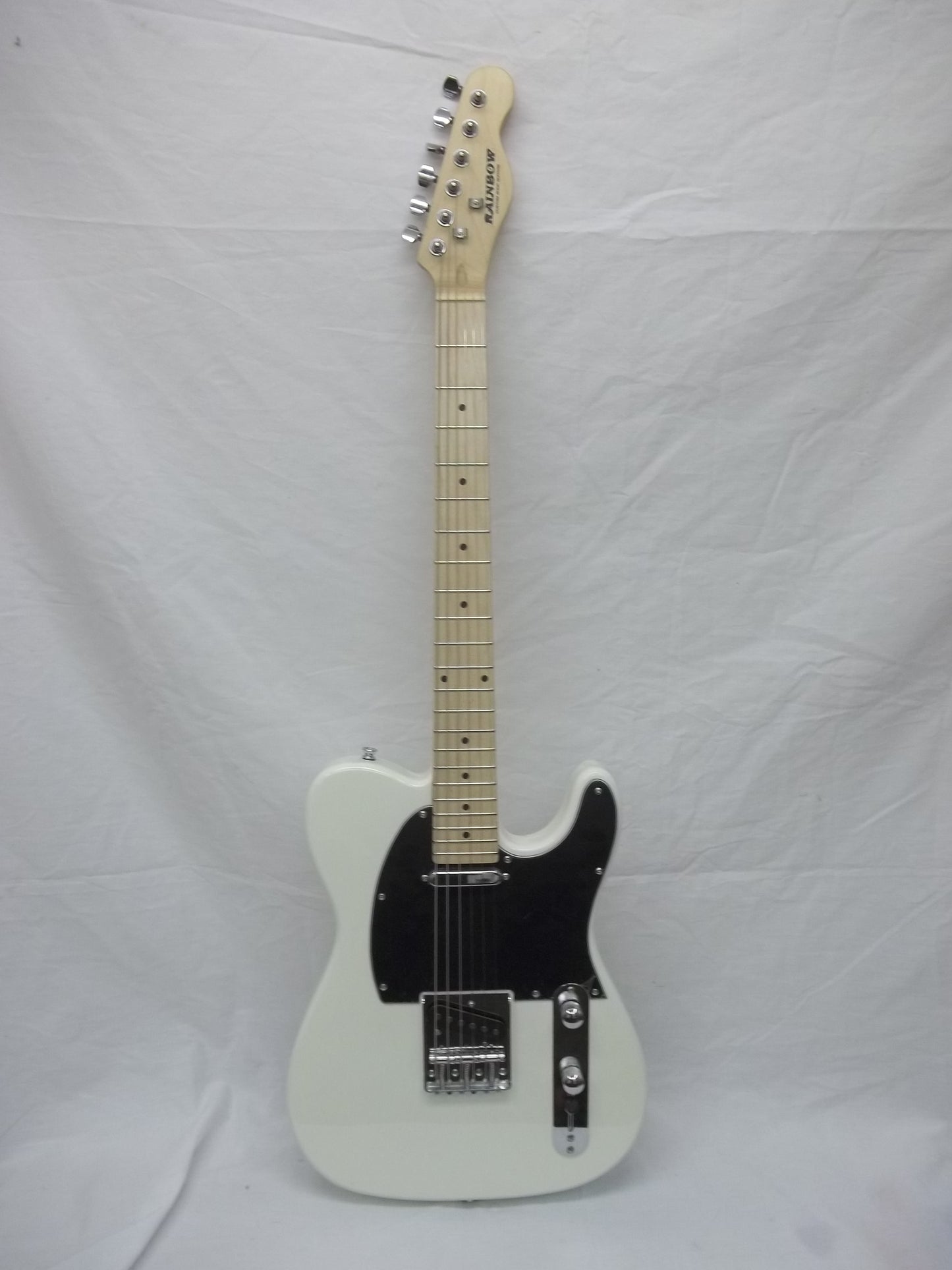 Rainbow TC electric guitar vintage white