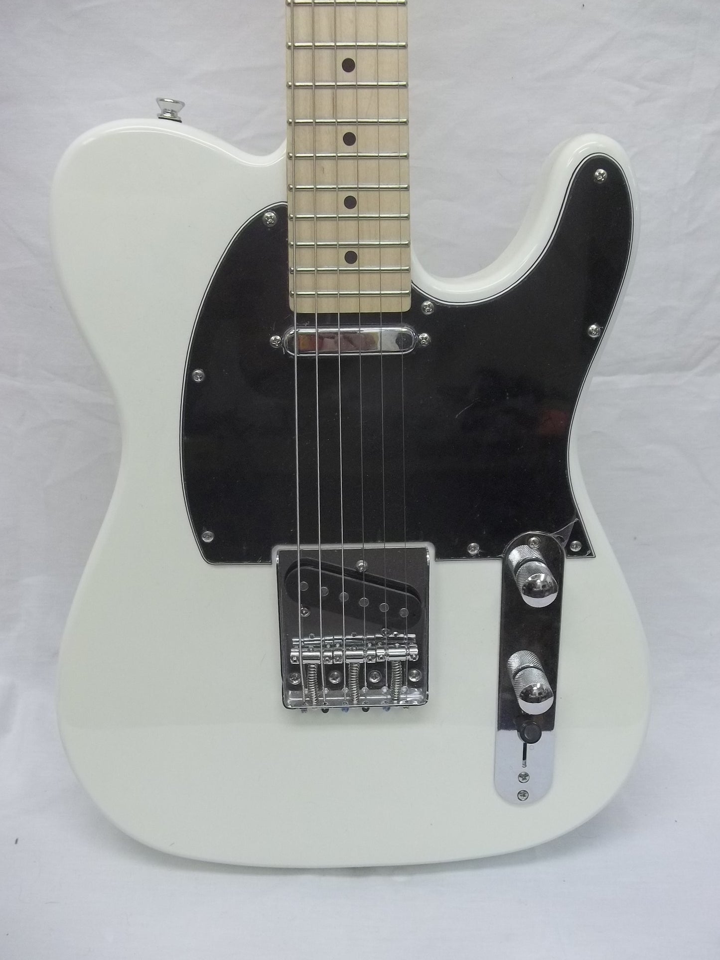 Rainbow TC electric guitar vintage white