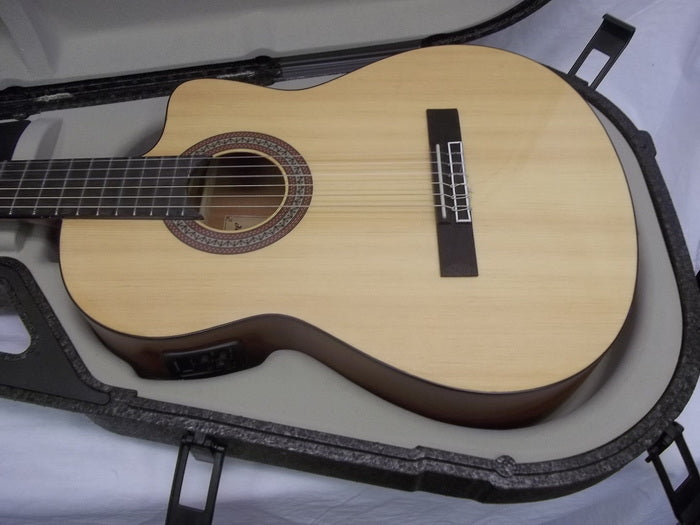 Case : Tric : for classical/folk size acoustic guitar